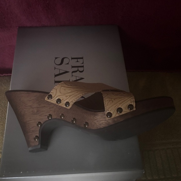 Franco Sarto Embossed Tan Slides - Picture 6 of 6